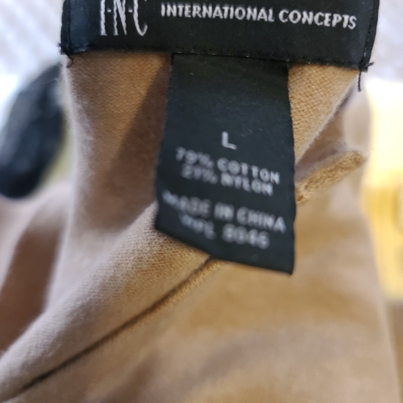 Sweater - Picture 3 of 4